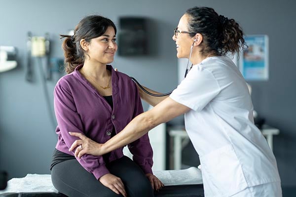 woman with female doctor